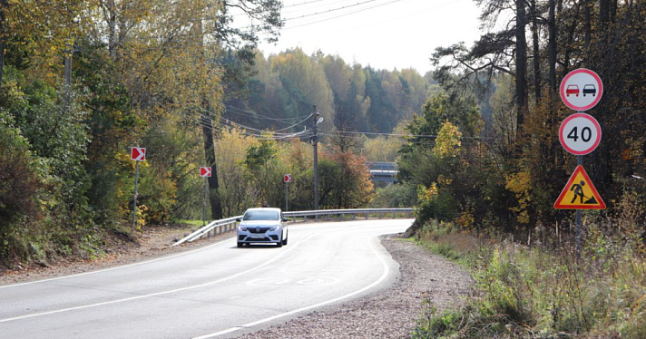 Опережающими темпами отремонтированы первые десять километров дороги, ведущей из Рыбинска в Большое Село