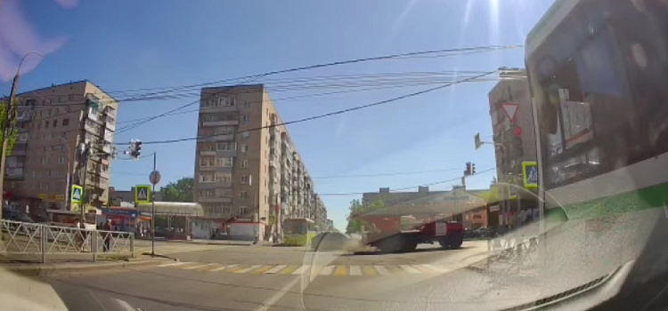 В Рыбинске в ДТП с пожарной машиной пострадала пятилетняя девочка