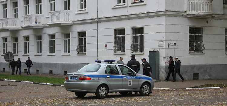 В Ярославле двое парней украли миллион рублей у мужчины прямо в помещении банка