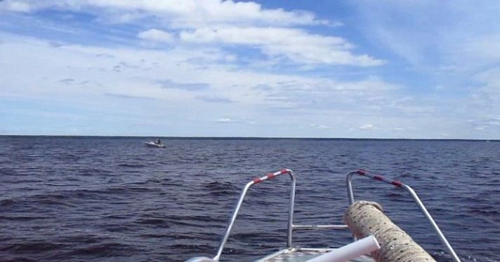 На Рыбинском море спасли мужчину, у которого сломался катер