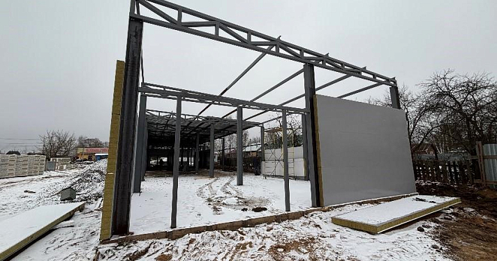 Ярославский строительный надзор обнаружил незаконное здание неподалёку от областного центра