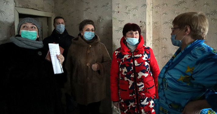 Дом в Угличе рушится на глазах: ярославцы просят губернатора о помощи