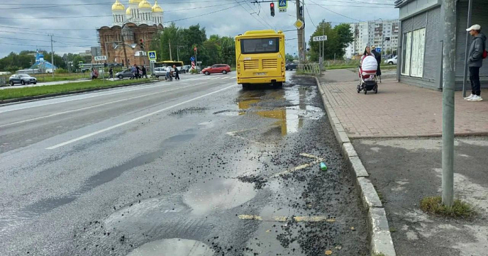 Ленинградский проспект в Ярославле подлатают вблизи остановок