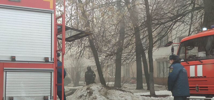 Горят постоянно, задыхаемся: ярославцам рассказали, когда снесут дом на проспекте Октября