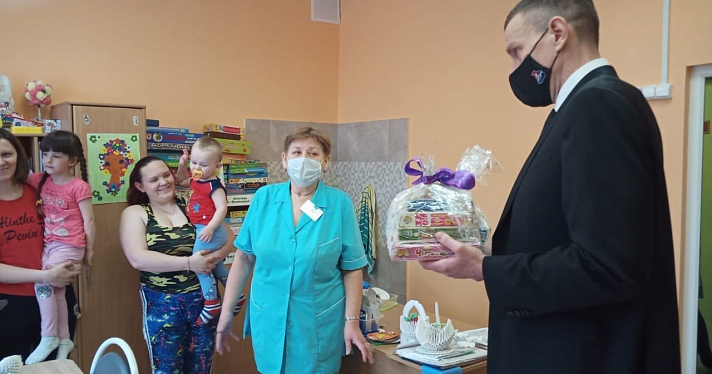 В областной детской клинической больнице в Ярославле завершился капремонт отделения неврологии_178557