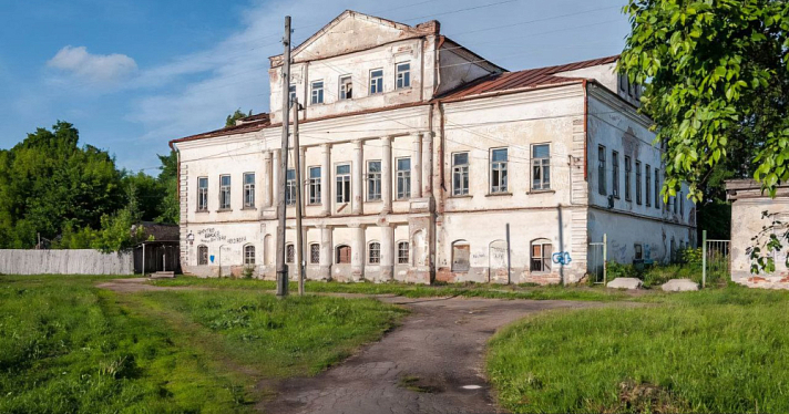 Два памятника архитектуры в Ярославской области выставлены на продажу
