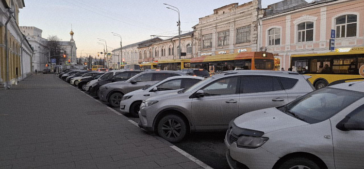 Разметку для платных парковок в Ярославле нанесли неправильно