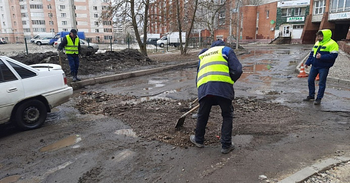 В Ярославле на улице Труфанова возобновили ремонт, не завершенный в прошлом году