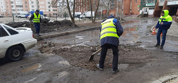 В Ярославле на улице Труфанова возобновили ремонт, не завершенный в прошлом году
