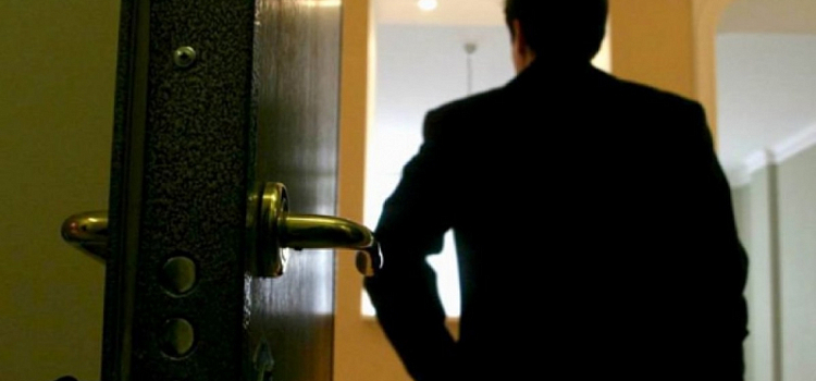 В Ярославле осудили мошенника, который присваивал себе квартиры умерших людей