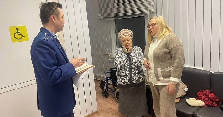 Летевшие в Самару пассажиры оказались запертыми в Ярославле