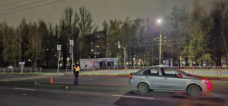 Светофор не работал: в Ярославле в ДТП пострадал 14-летний пешеход_305528