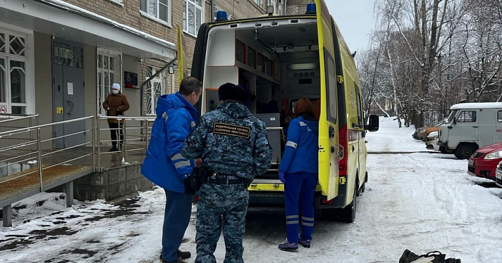 Прибыли крайне вовремя: в Ярославле судебные приставы спасли мужчину и предотвратили крупную коммунальную аварию