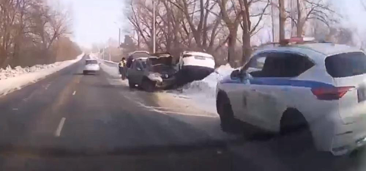 Под Ярославлем произошла авария с патрульным автомобилем ДПС