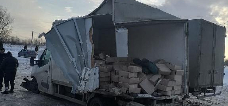 В Ярославской области в массовое ДТП попал автобус, перевозивший спортсменов-школьников_234732