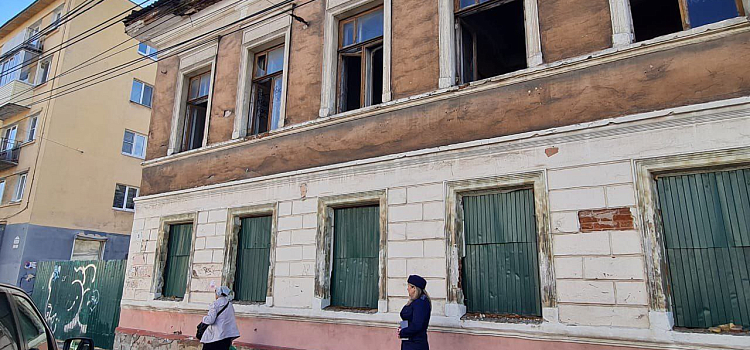 Прокуратура проверит состояние дома с разрушающимися балконами в центре Ярославля_282590