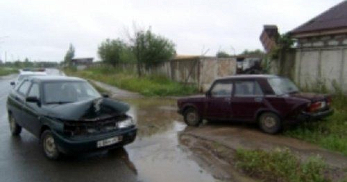 В Тутаеве столкнулись два отечественных автомобиля 
