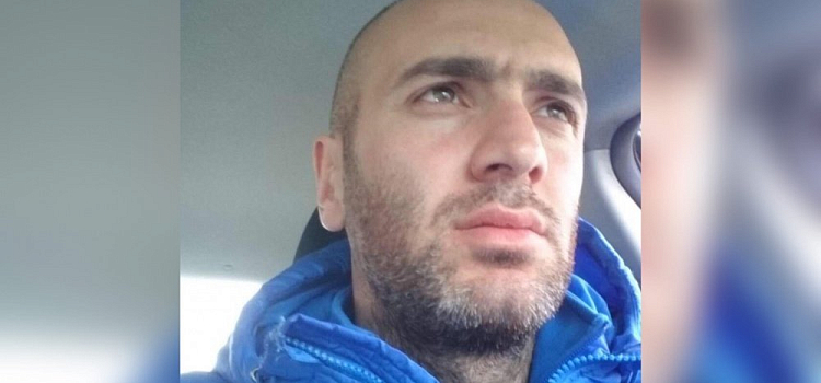 «18 адресов нужно обойти пешком»: врач «Шинника» в отпуске развозит медиков к пациентам