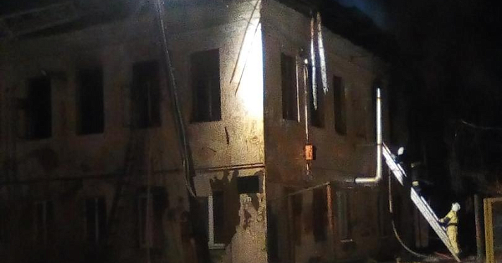 В Тутаеве сгорело бывшее здание военкомата_169586