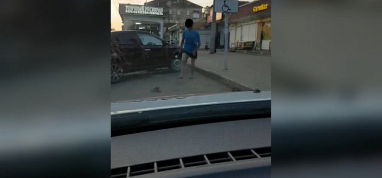 Попал под раздачу: в Ярославле напали на таксиста