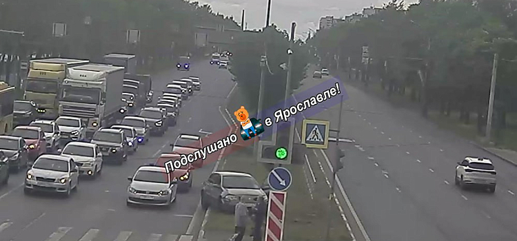 В Дзержинском районе Ярославля сбили молодого самокатчика_298025