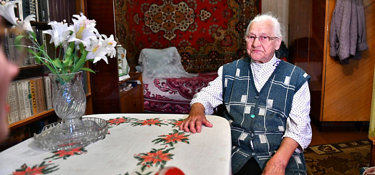 Ярославские власти решили заменить окна в квартире труженицы тыла