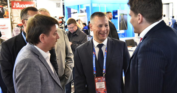 Губернатор Михаил Евраев делится опытом на форуме «Госзаказ» в Петербурге