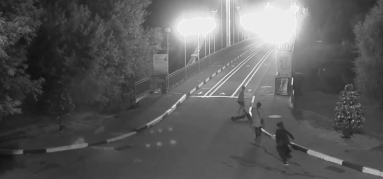 В центре Ярославля подростки утопили прокатный электросамокат