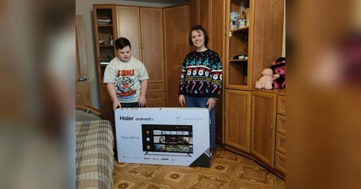 Многодетные семьи из Ярославской области получили подарки от помощника Президента РФ Дмитрия Миронова