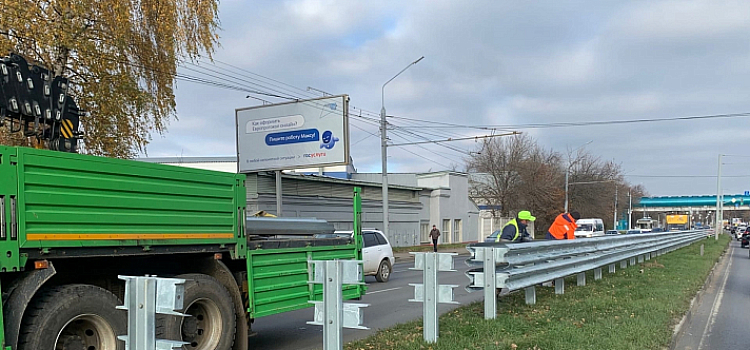 В Ярославле расторгли контракт на установку заборов на Московском проспекте