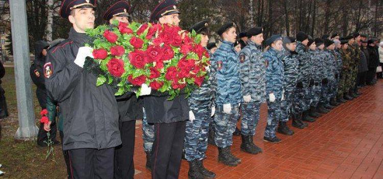 В Ярославле прошло торжественное открытие памятных монументов