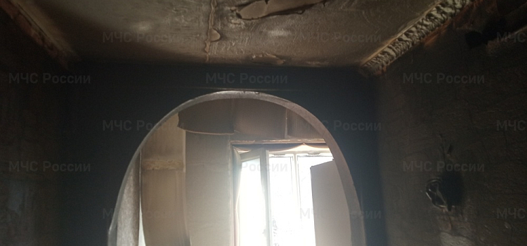 Жильцов эвакуировали: в Ярославле загорелась пятиэтажка