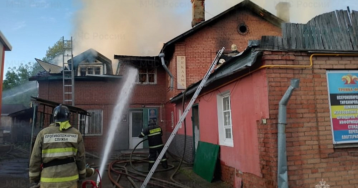 В Ярославской области случился пожар в торгово-офисном центре