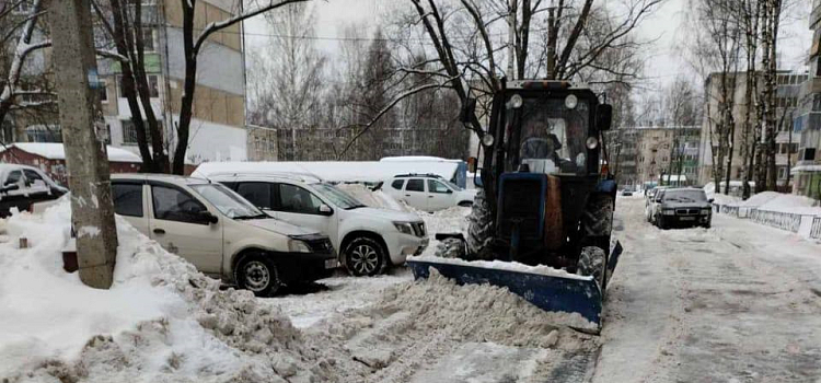 Власти отреагировали на самовольную очистку жителями ярославского двора