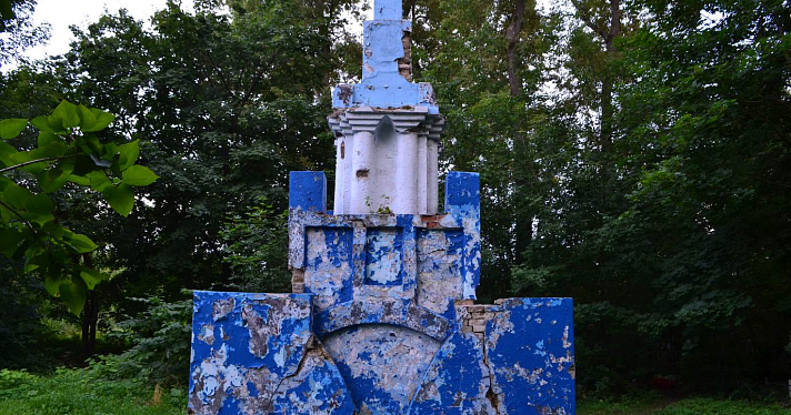 Надгробие-трибуну над братской могилой участников революционного движения в Ярославле отказались признать объектом культурного наследия_156420