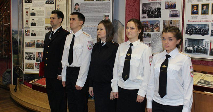 В музее УМВД Ярославля молодые полицейские приняли присягу 