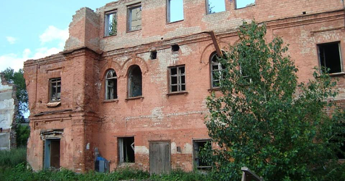 Застройщик оштрафован на 100 тысяч рублей за снос бывшей швейной фабрики в Ярославле