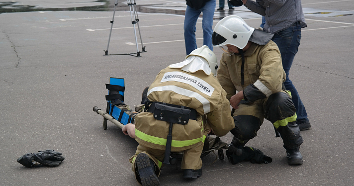 На «Шиннике» проходят соревнования добровольных пожарных бригад (Фото)_69631