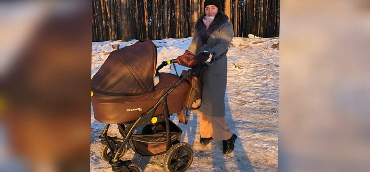 Вцепилась в сына двумя руками: в Ярославле водитель автобуса зажал ребёнка в дверях