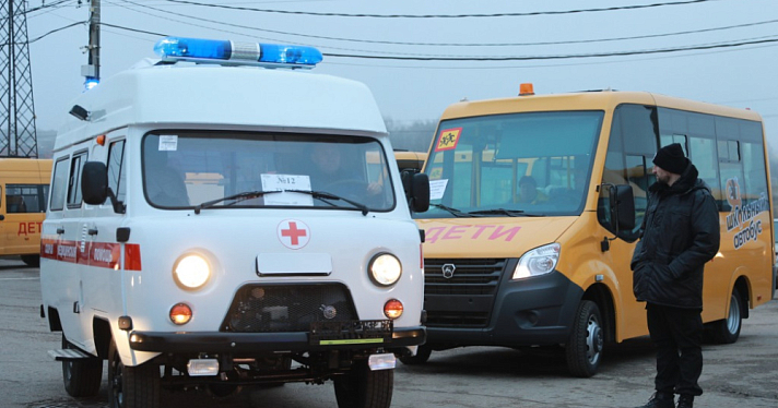 Медицинские учреждения Ярославской области получили 12 новых машин скорой помощи