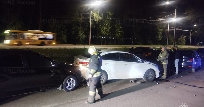 На Тутаевском шоссе в Ярославле произошло массовое ДТП