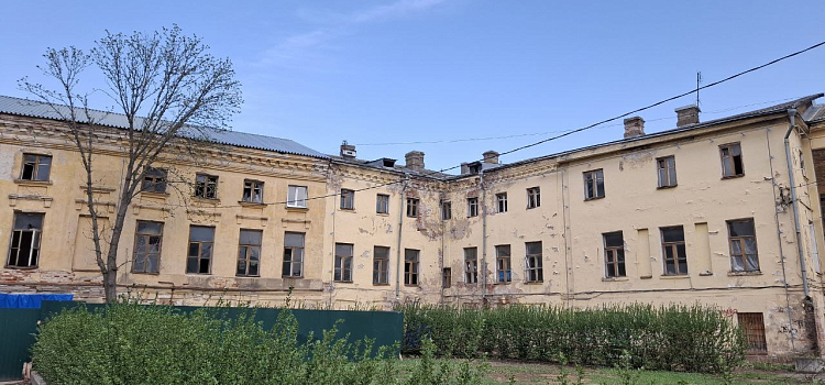 В горевшем памятнике в центре Ярославля завершили противоаварийные работы_296097