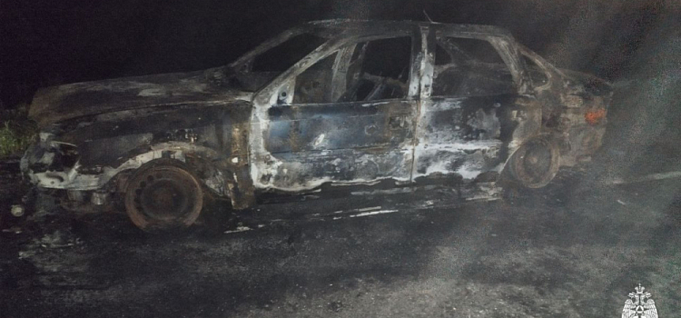 В Ярославской области при пожаре в легковом автомобиле погиб человек