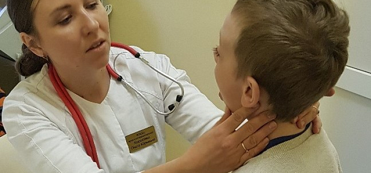Бригада врачей областной детской больницы обследует юных пациентов в отдалённых уголках Ярославской области