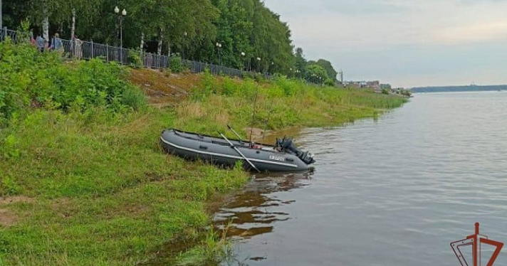 В Ярославле на Волге задержали лодку без водителя