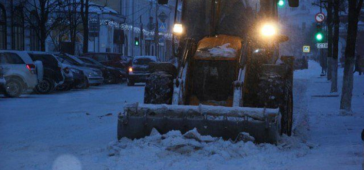В ночь на 18 января 106 машин убирали снег в Ярославле 