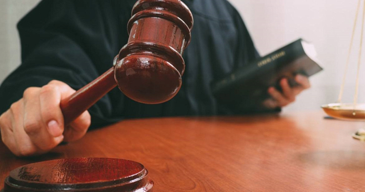 Ярославец через суд отобрал сына у матери после того, как она оставила ребёнка на улице