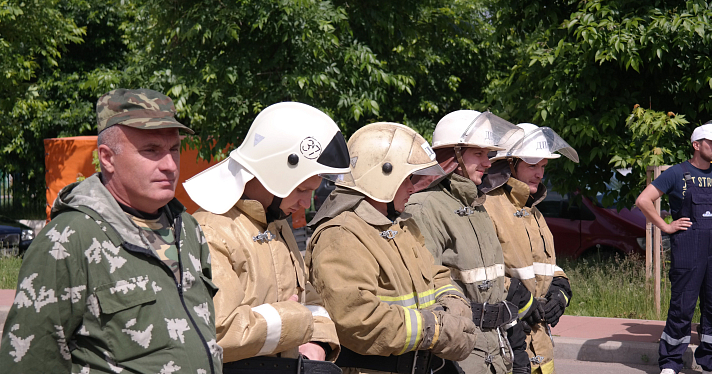 На «Шиннике» проходят соревнования добровольных пожарных бригад (Фото)_69618