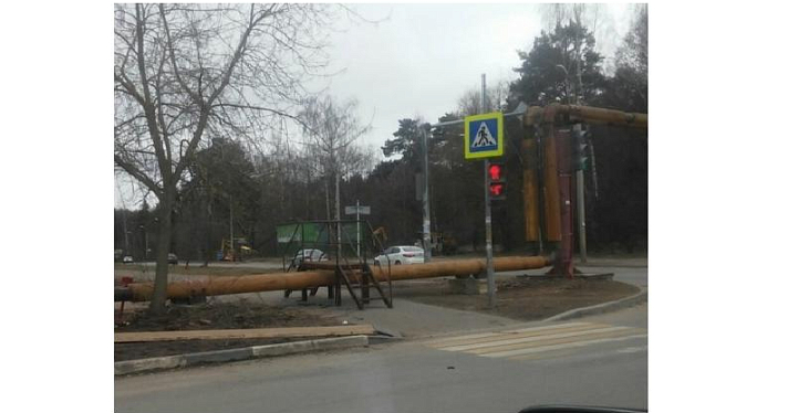 Фото дня. В Ярославле установили «мостик» через трубы