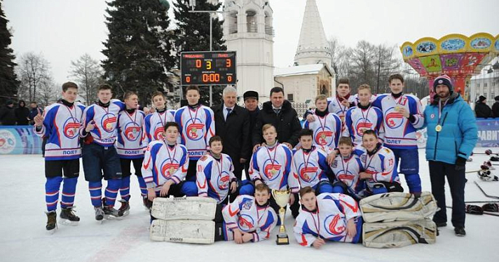 Хоккеисты из Рыбинска сыграют с ветеранами «Локомотива» на Красной площади в Москве